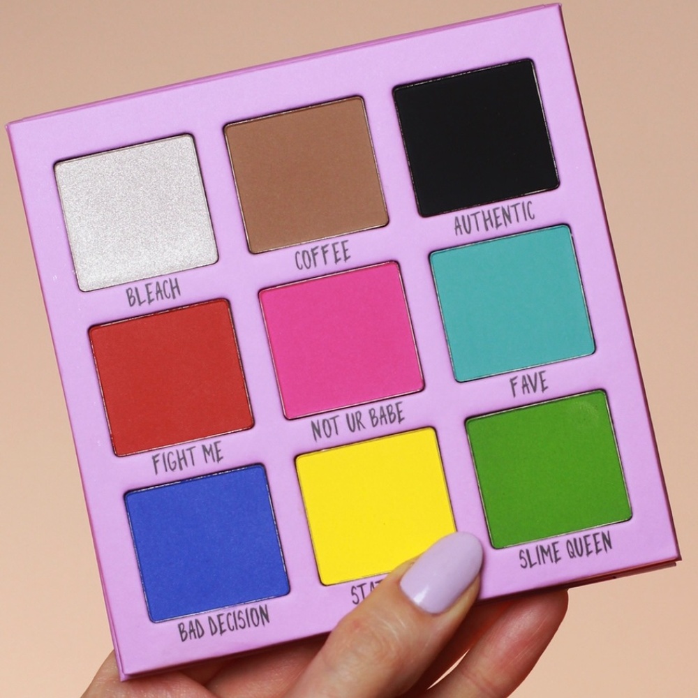 War Paint Eyeshadow Pallet by Evelina Forsell x CosMyFy